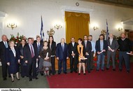 Με «σχεδία» σε… νησίδα, του Σέργιου Μήλη