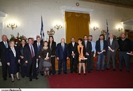 Με «σχεδία» σε… νησίδα