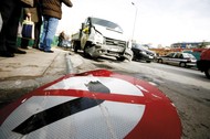 Αν πίνεις και, µετά, οδηγείς, είσαι ηλίθιος*
